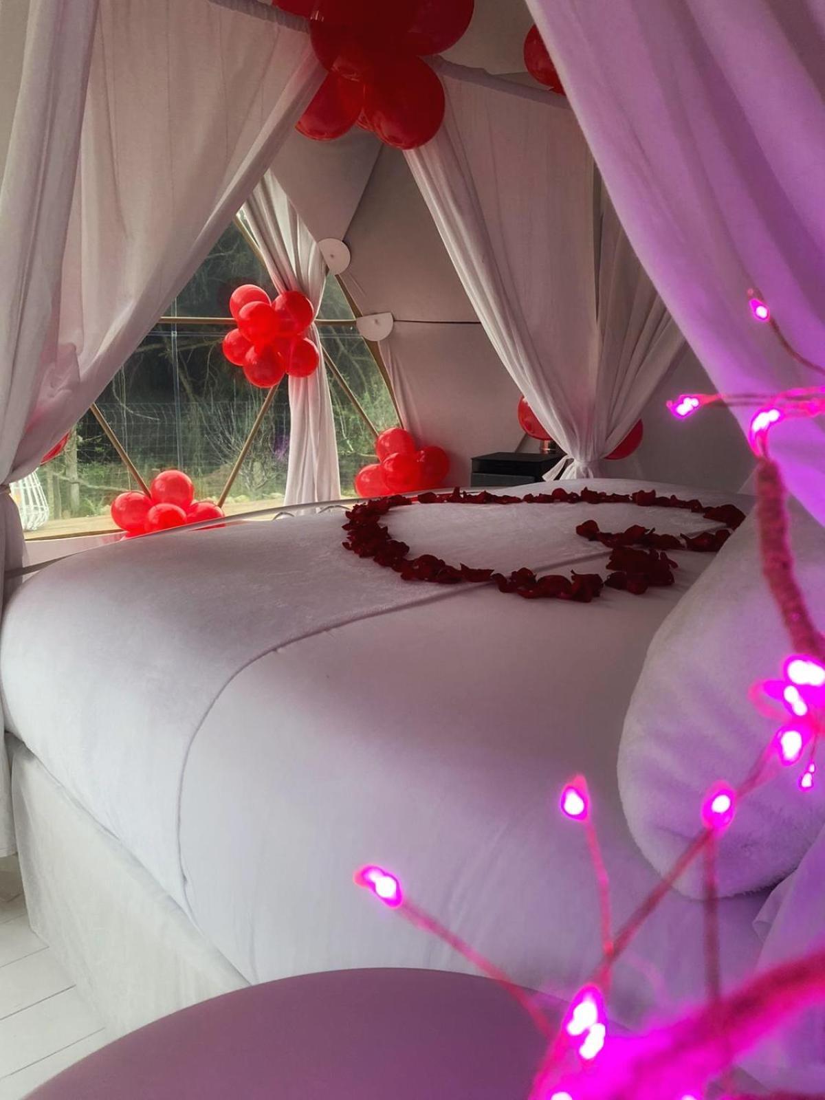 Domo Suites Masia Cal Geperut Badalona Esterno foto