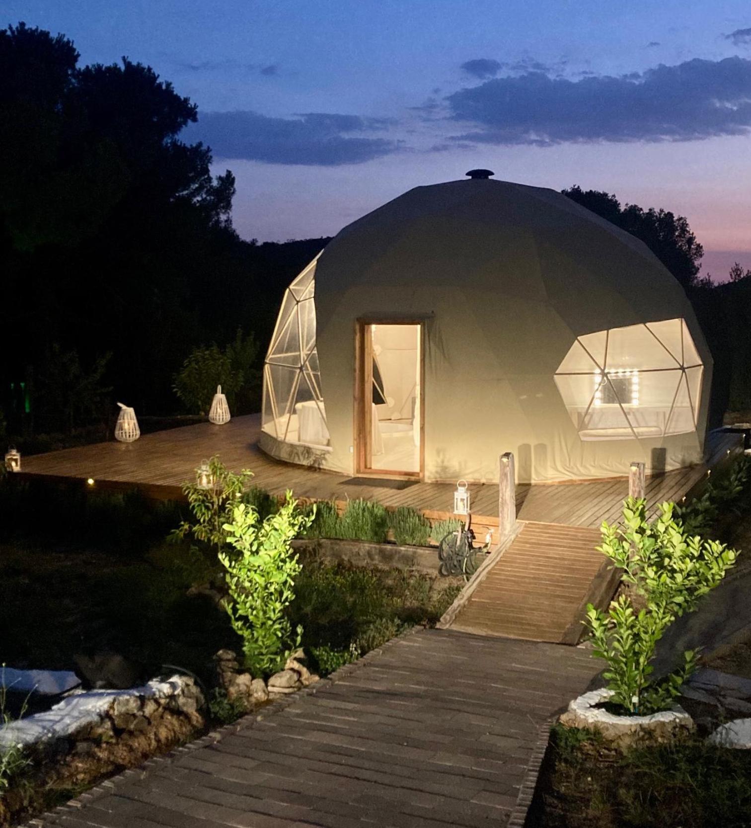 Domo Suites Masia Cal Geperut Badalona Esterno foto