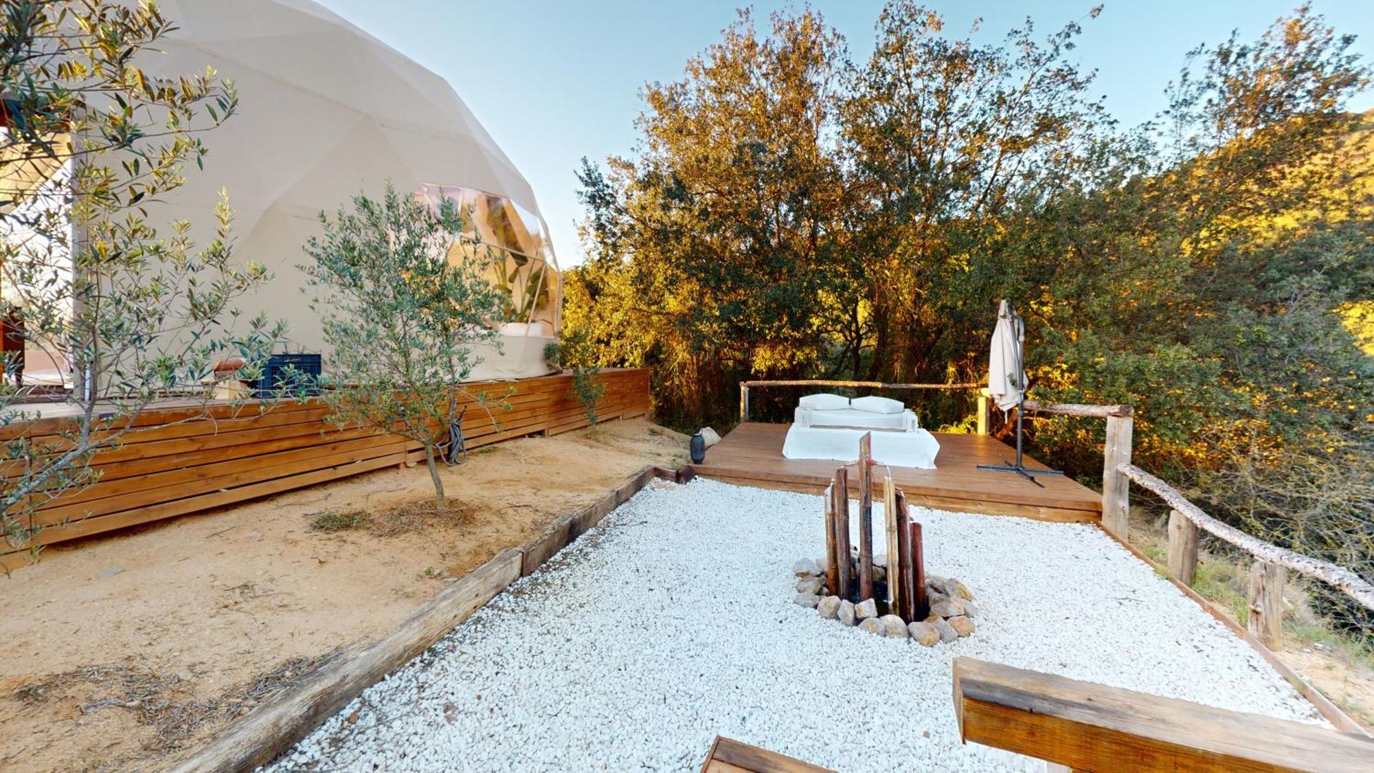 Domo Suites Masia Cal Geperut Badalona Esterno foto