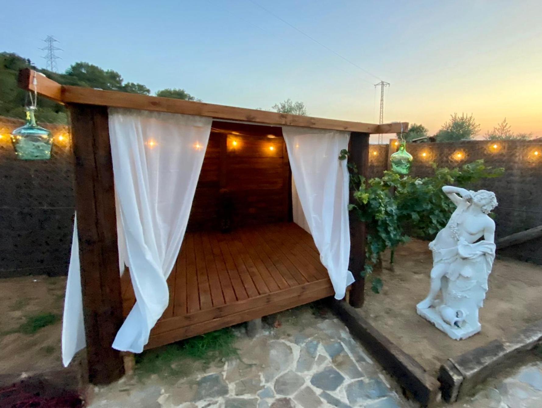 Domo Suites Masia Cal Geperut Badalona Esterno foto